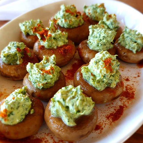 125 Champiñones rellenos Con Pebre Verde (aperitivo)