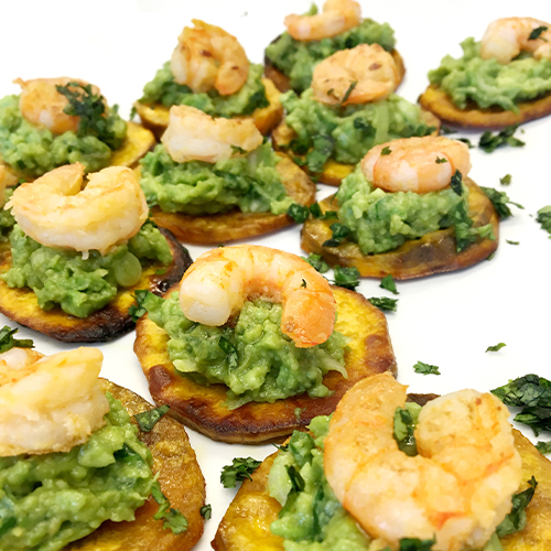 Crostino de camote peruano, Guacamole y camarón (Aperativo)