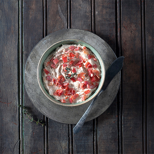 Dip de alcachofas jamon serrano y parmesano