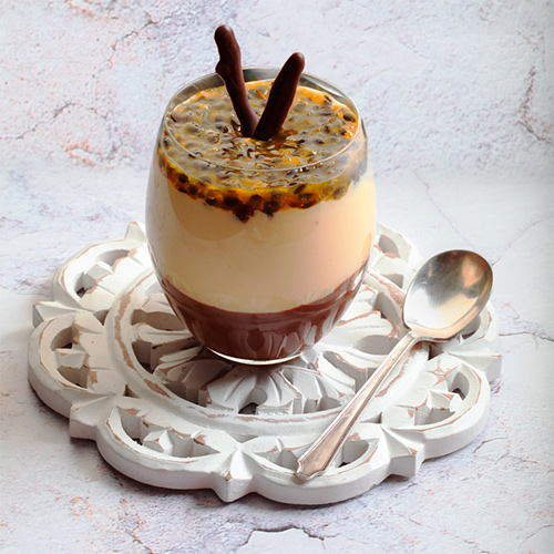 Mousse de maracuya y chocolate