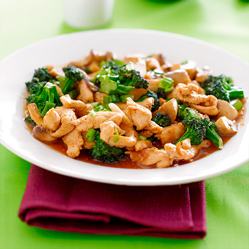 SALTEADO-DE-POLLO-CON-SOYA-Y-BROCOLI